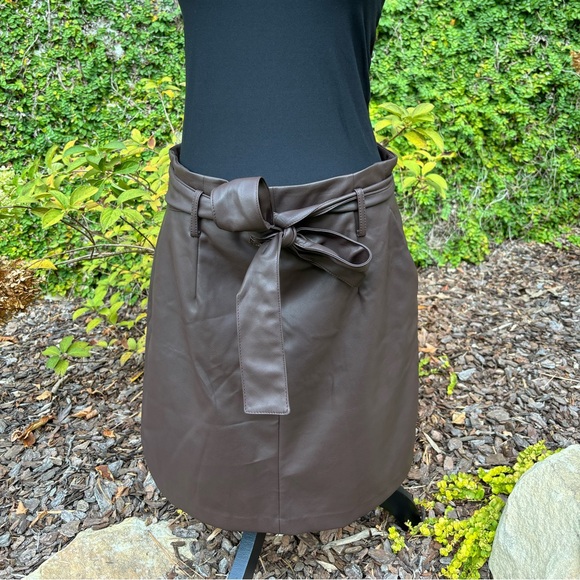 NWT Size 10 Banana Republic Soft Faux Leather Shirt. Machine Washable. Adorable - Picture 2 of 2